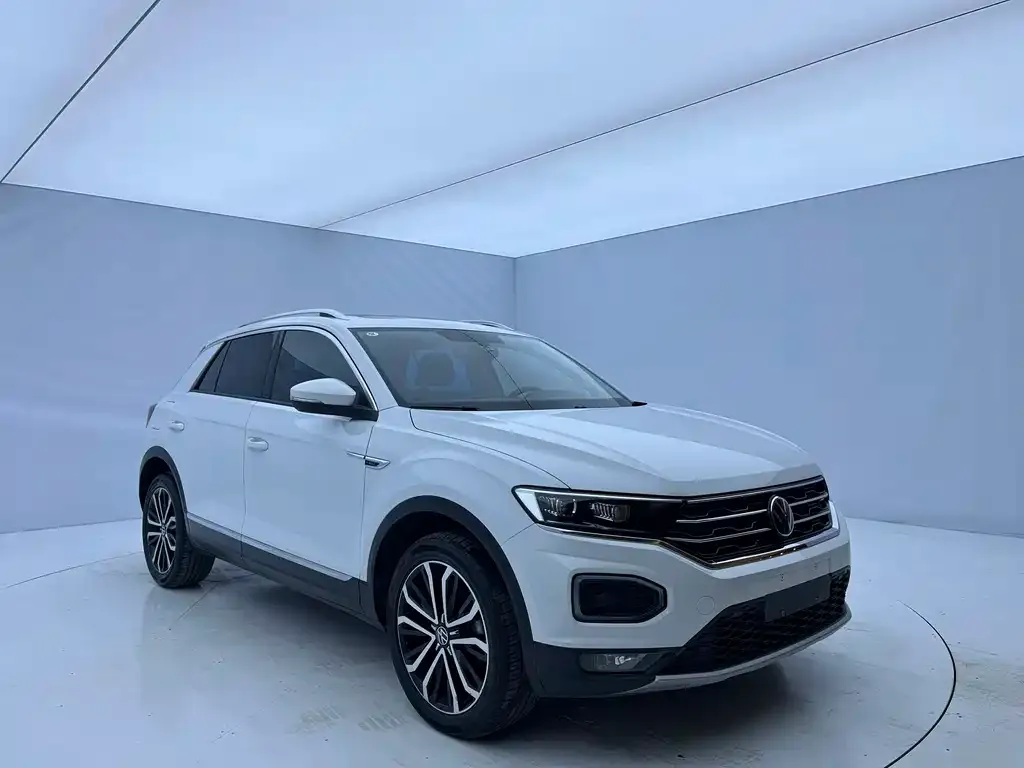 Volkswagen T-Roc — фото 9