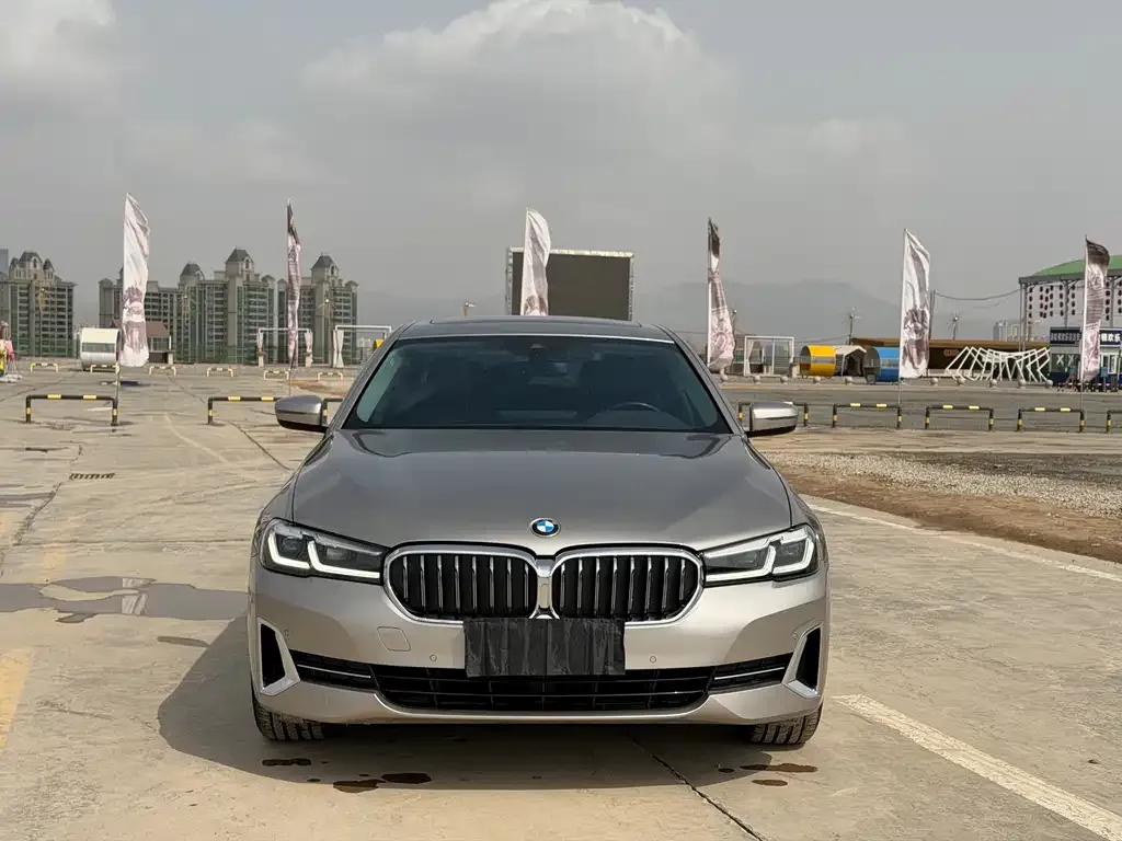 BMW 5 Series — фото 10