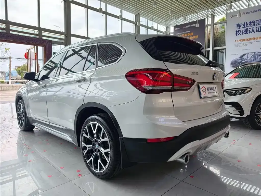 BMW X1 — фото 7