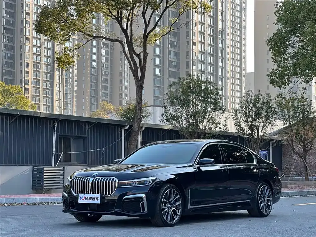 BMW 7 Series — фото 1