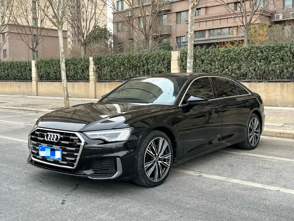 Audi A6L — фото 1