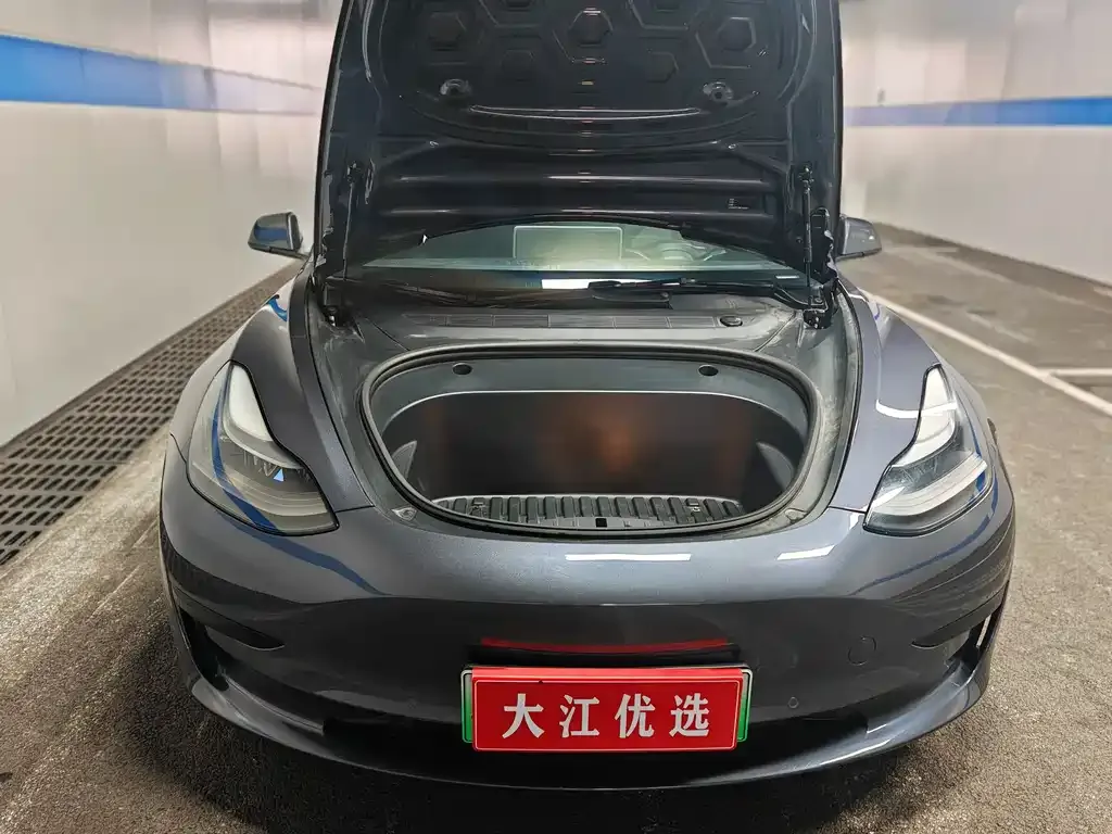 Tesla Model 3 — фото 9