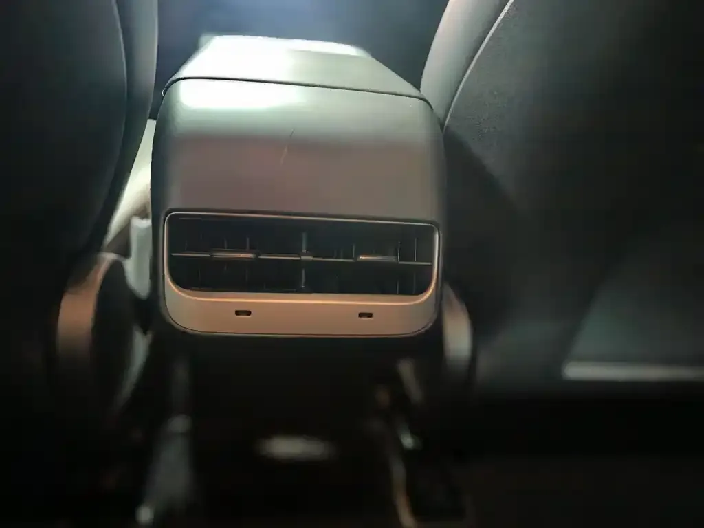 Tesla Model 3 — фото 6