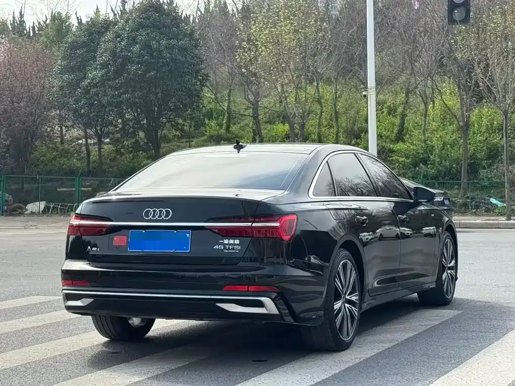 Audi A6L — фото 5