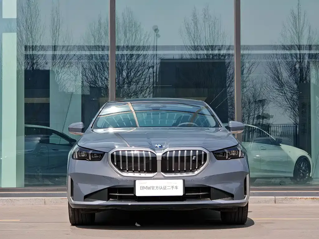 BMW i5 — фото 2