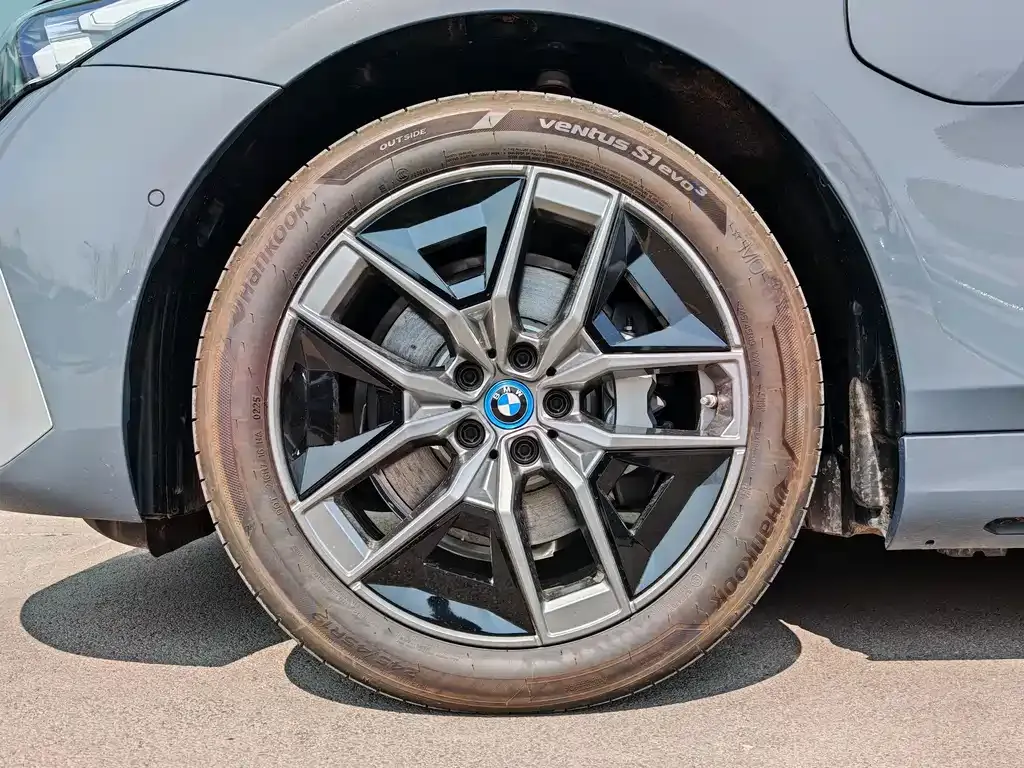 BMW i5 — фото 4