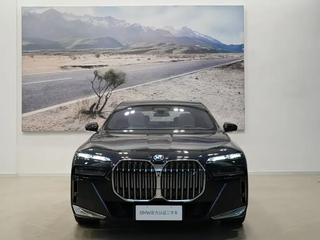 BMW i7 — фото 4