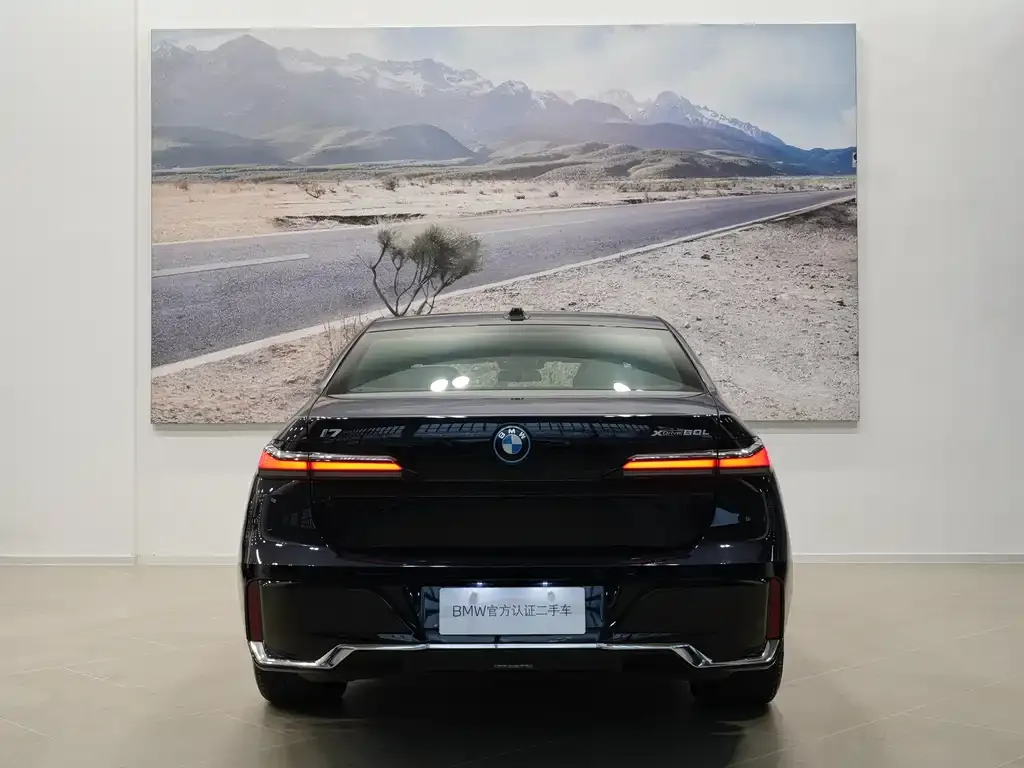 BMW i7 — фото 2