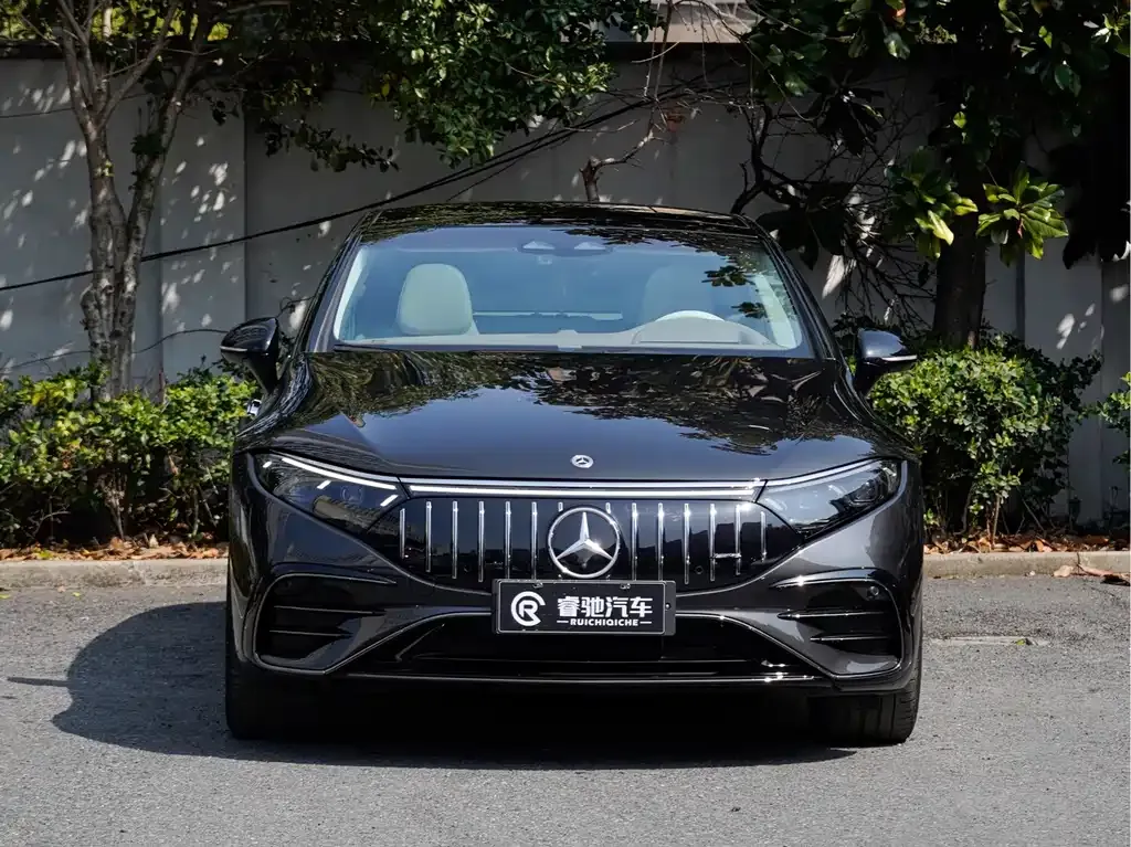 Mercedes-Benz EQS AMG — фото 1