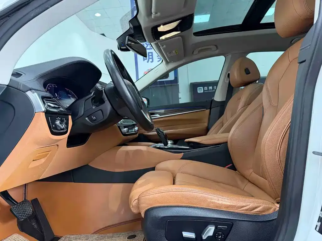 BMW 6 Series GT — фото 10