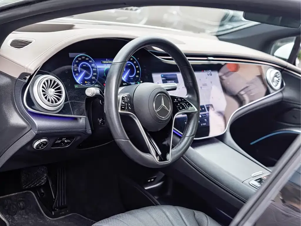 Mercedes-Benz EQS — фото 10