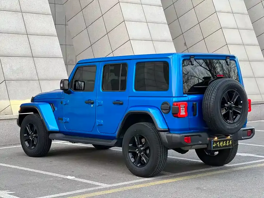 Jeep Wrangler — фото 8