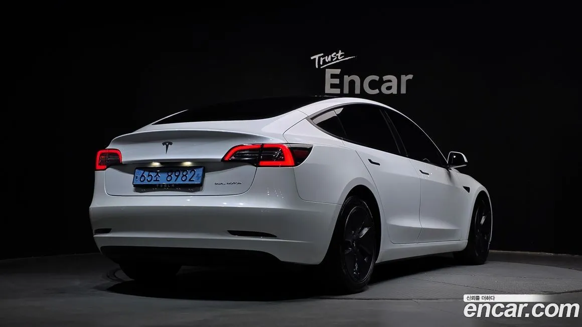 Tesla Model 3 — фото 2