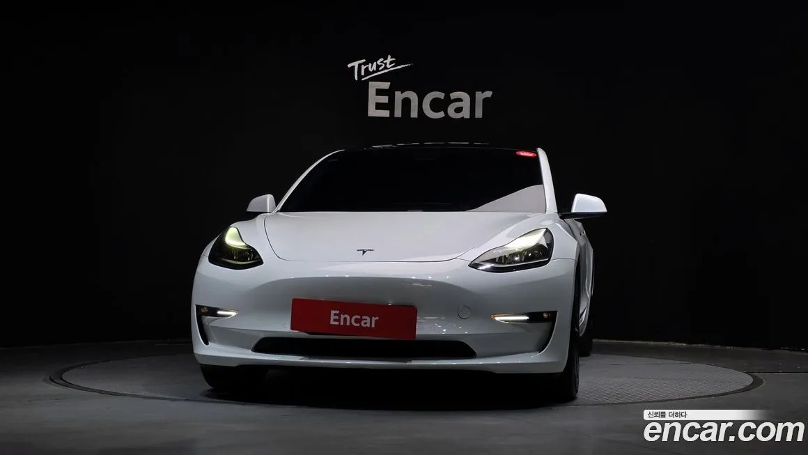 Tesla Model 3 — фото 3
