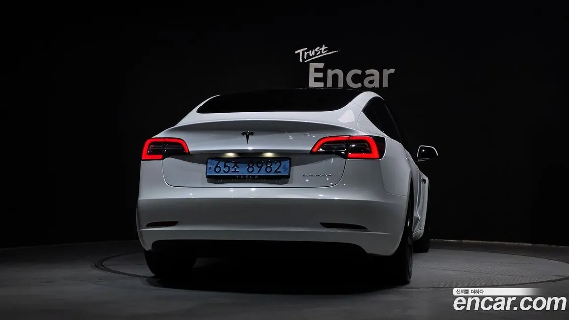 Tesla Model 3 — фото 5