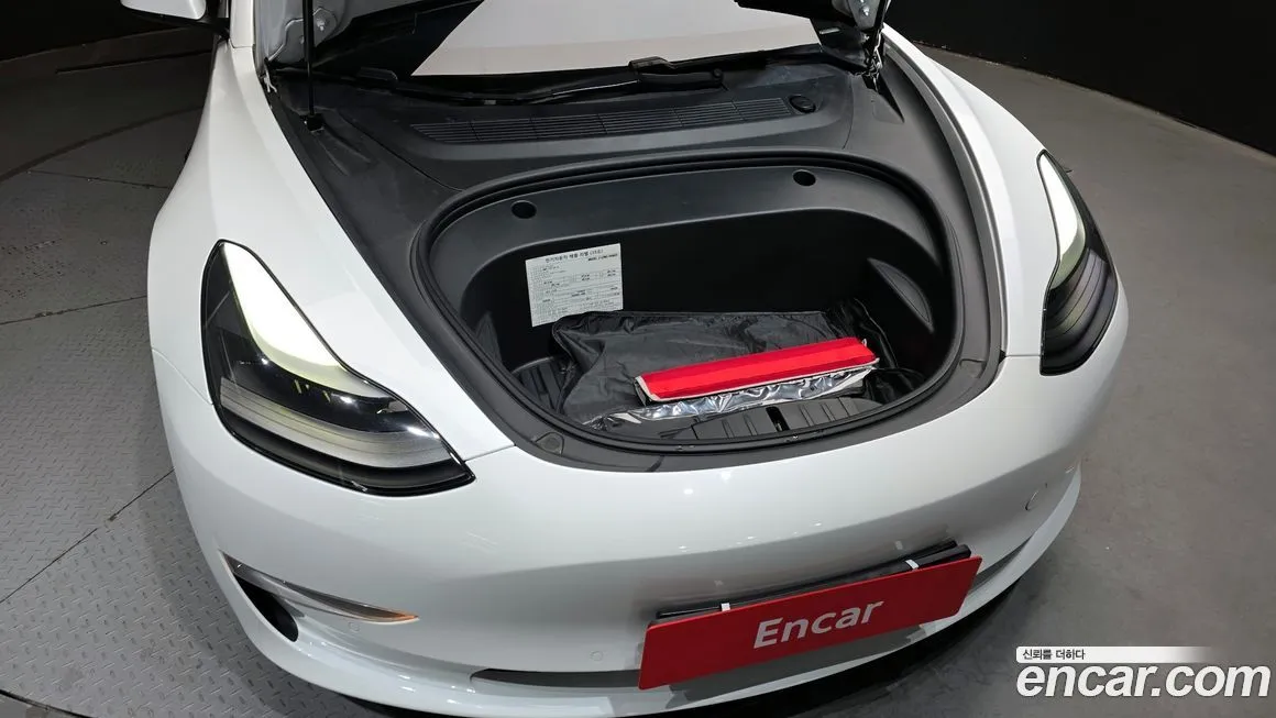 Tesla Model 3 — фото 6