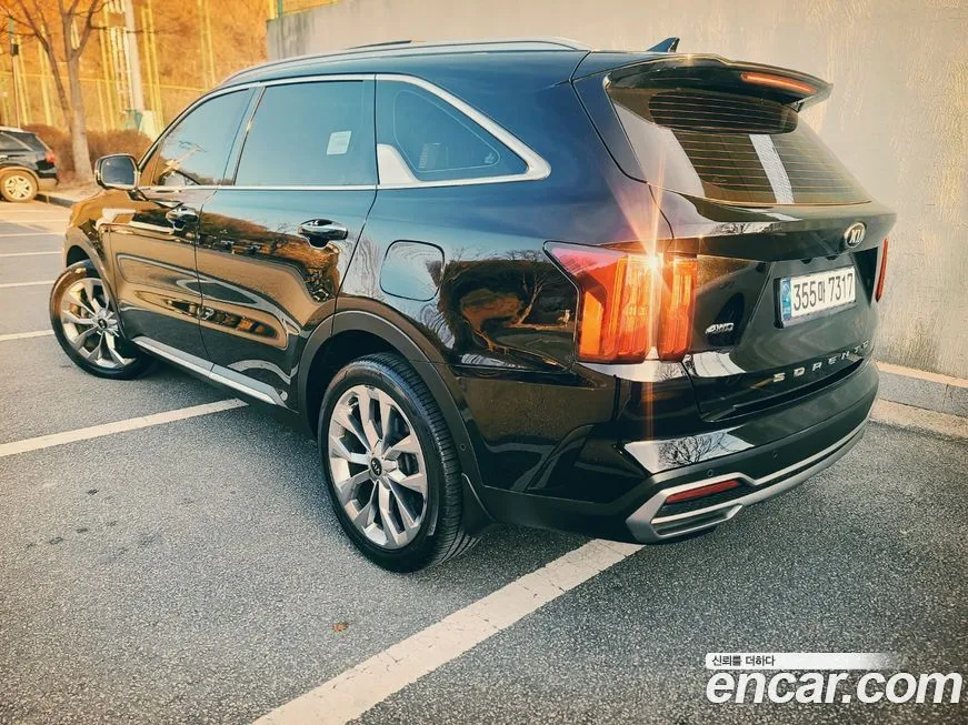 Kia Sorento — фото 10