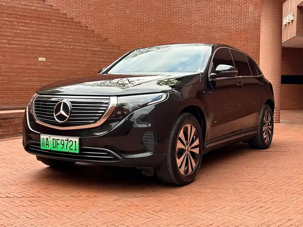Mercedes-Benz EQC — фото 1
