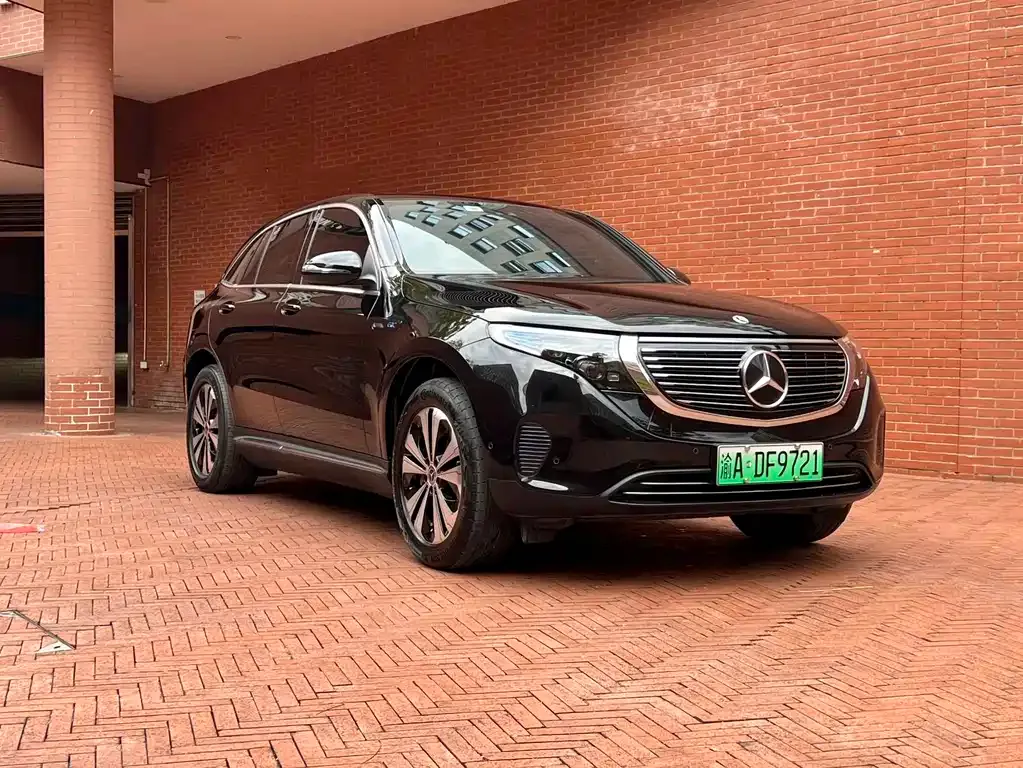 Mercedes-Benz EQC — фото 6