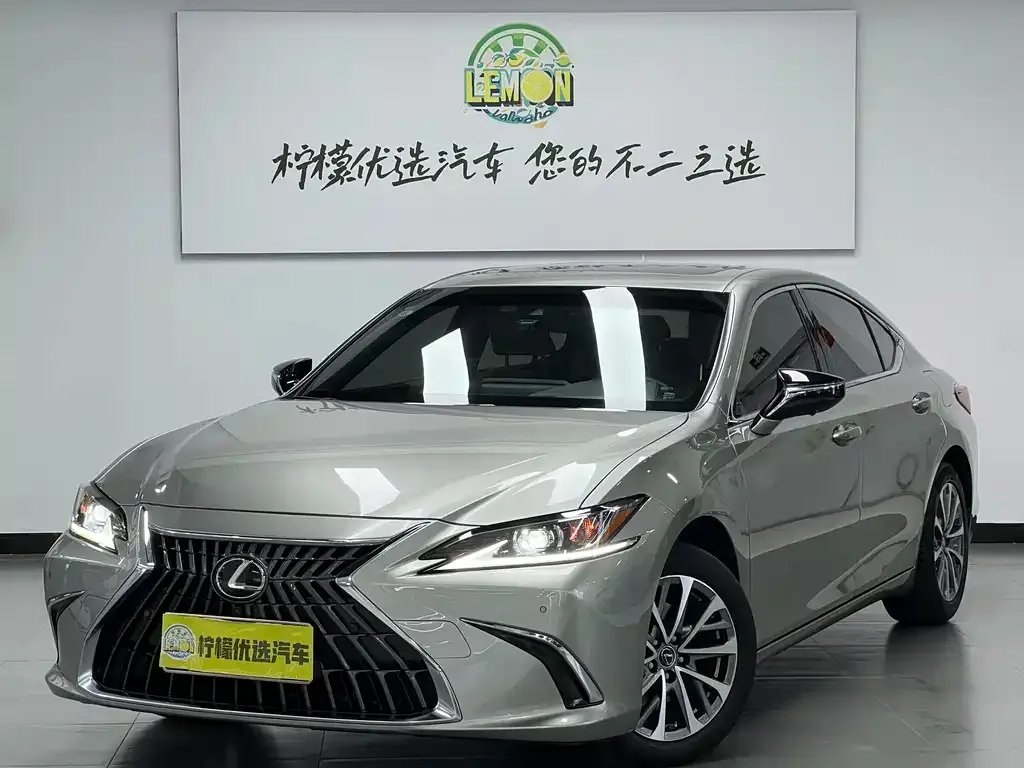 Lexus ES — фото 1