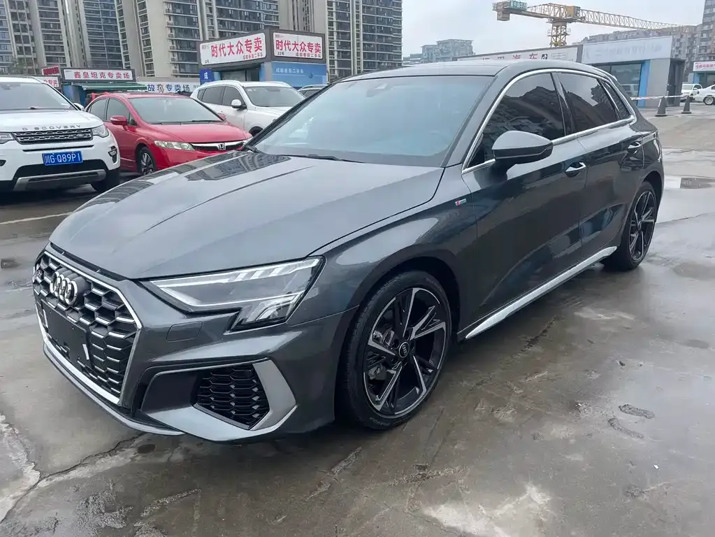 Audi A3 — фото 1