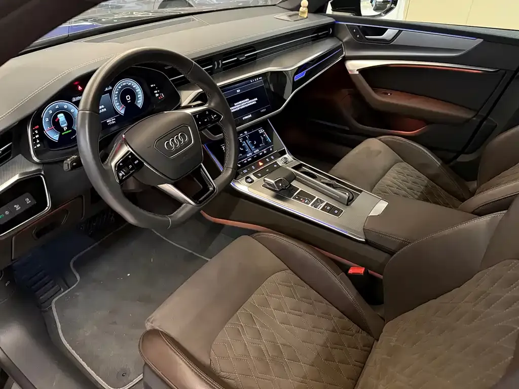 Audi A7L — фото 2
