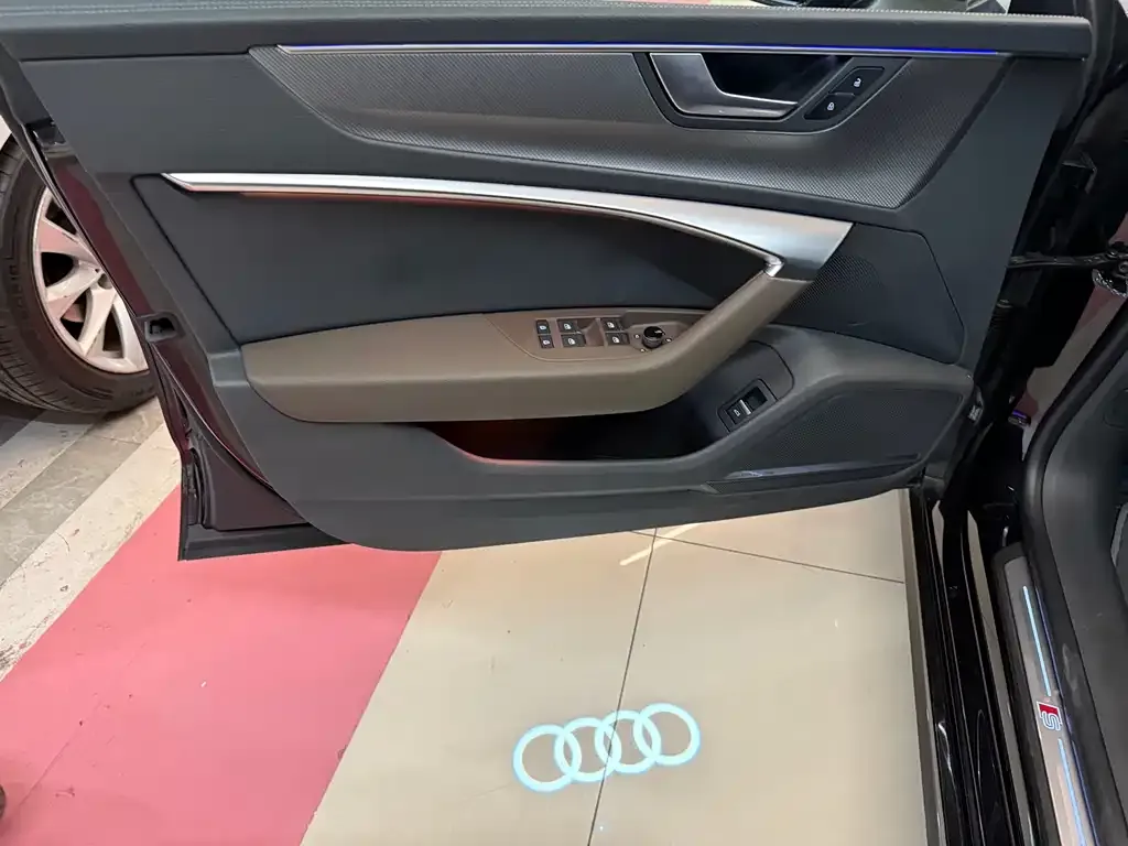 Audi A7L — фото 6