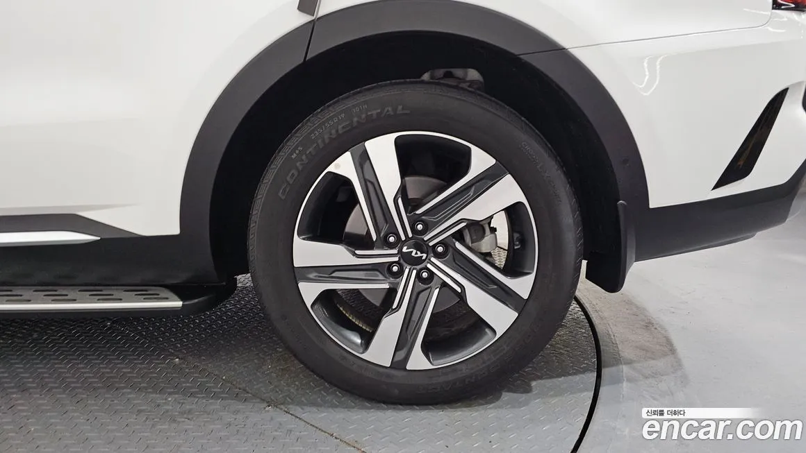 Kia Sorento — фото 4
