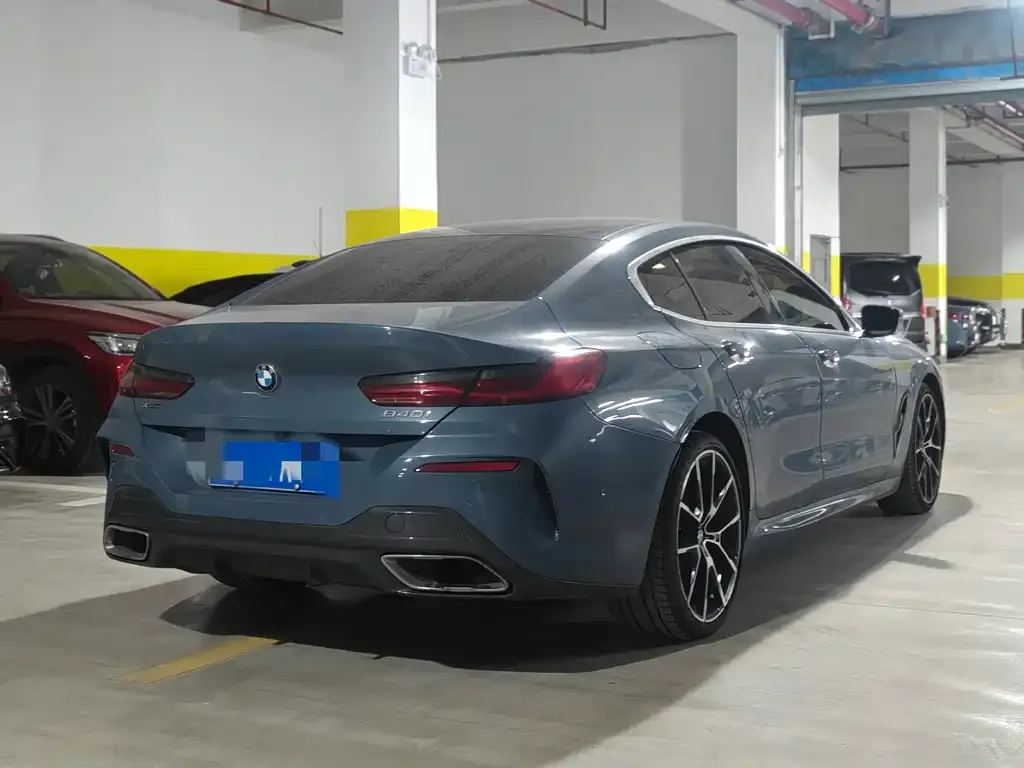 BMW 8 Series — фото 10