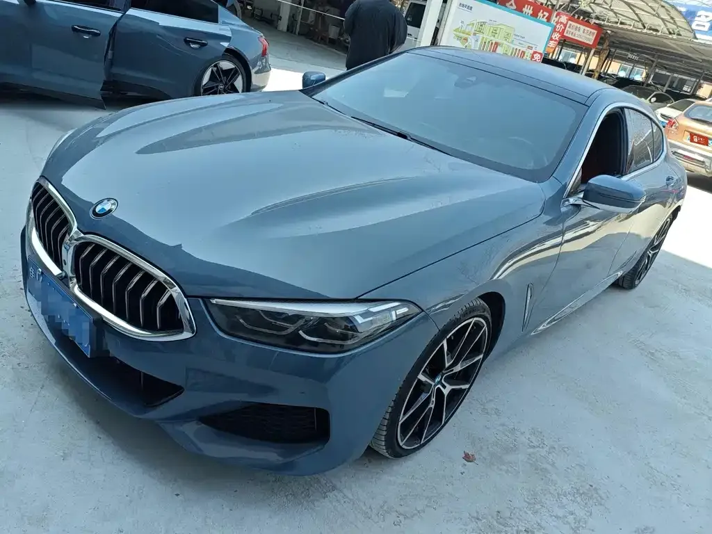 BMW 8 Series — фото 3
