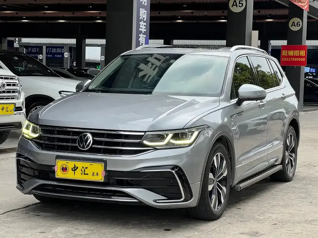 Volkswagen Tiguan L — фото 1