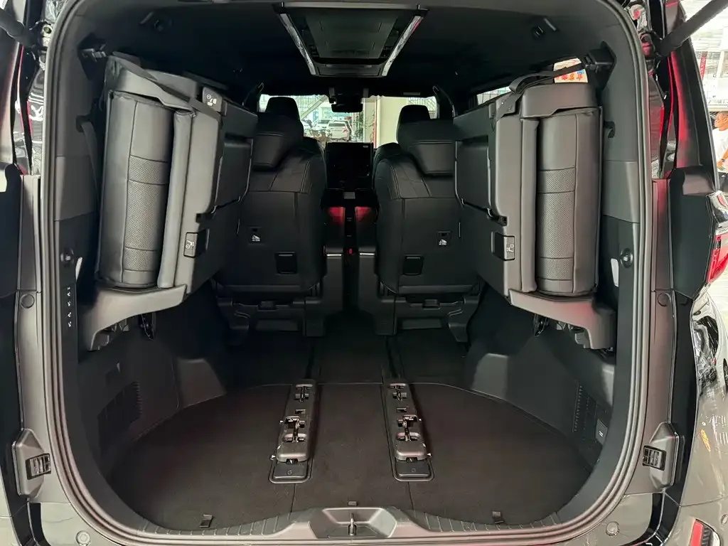 Toyota Vellfire — фото 5
