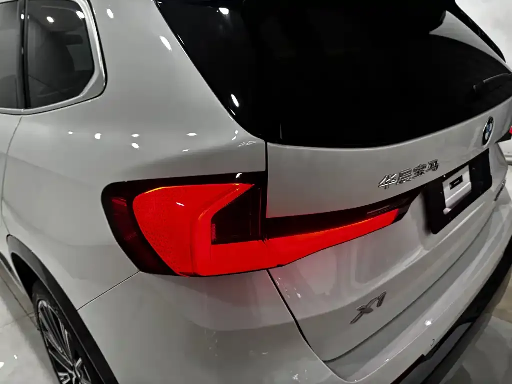 BMW X1 — фото 4