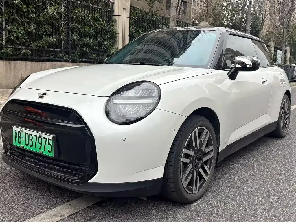 MINI Cooper EV — фото 1