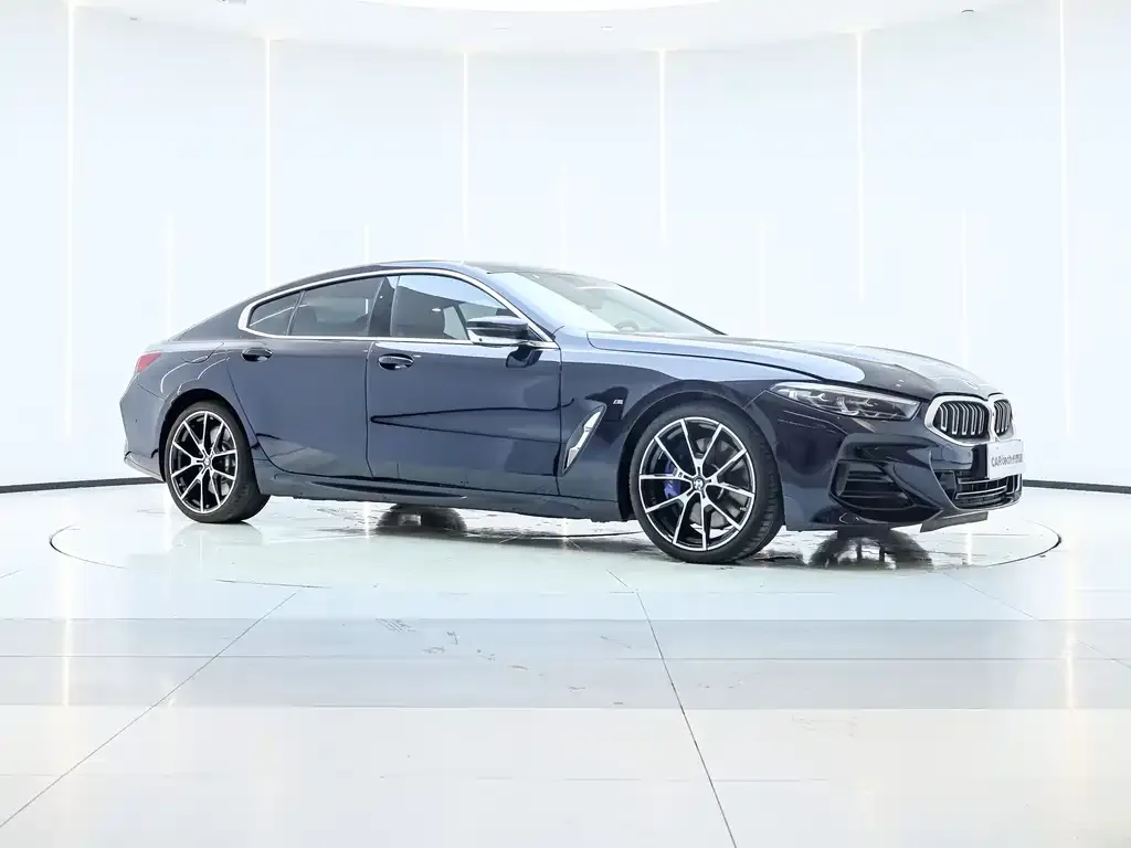 BMW 8 Series — фото 2