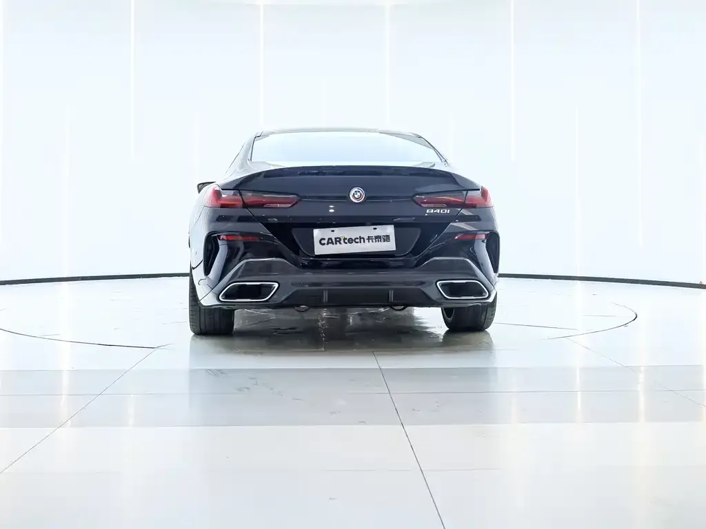 BMW 8 Series — фото 9