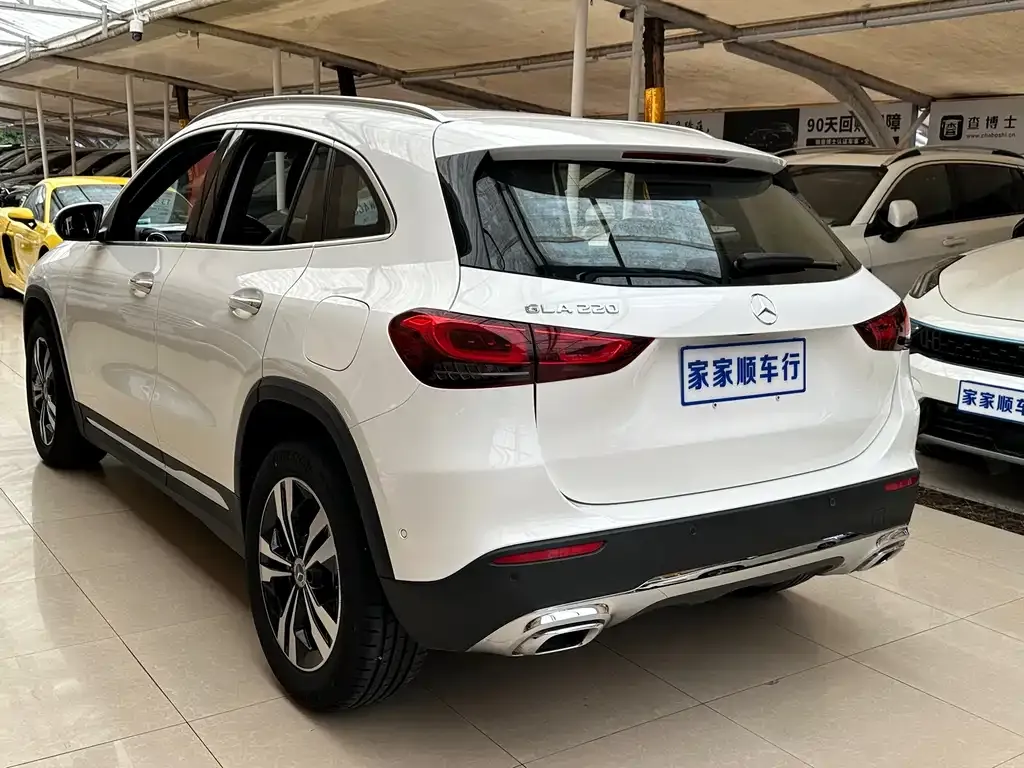 Mercedes-Benz GLA — фото 6