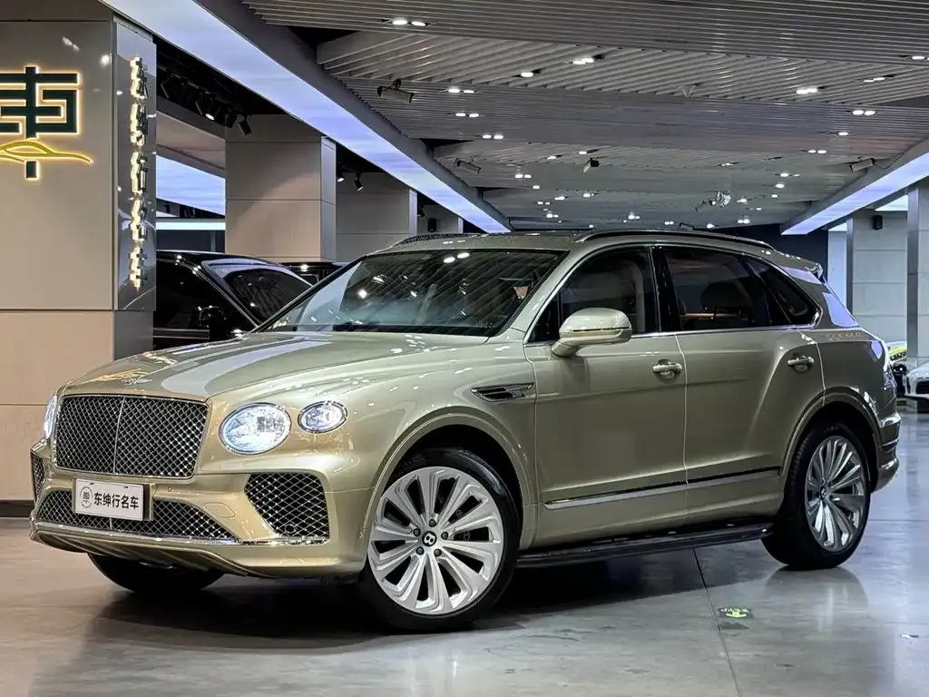 Bentley Bentayga — фото 1