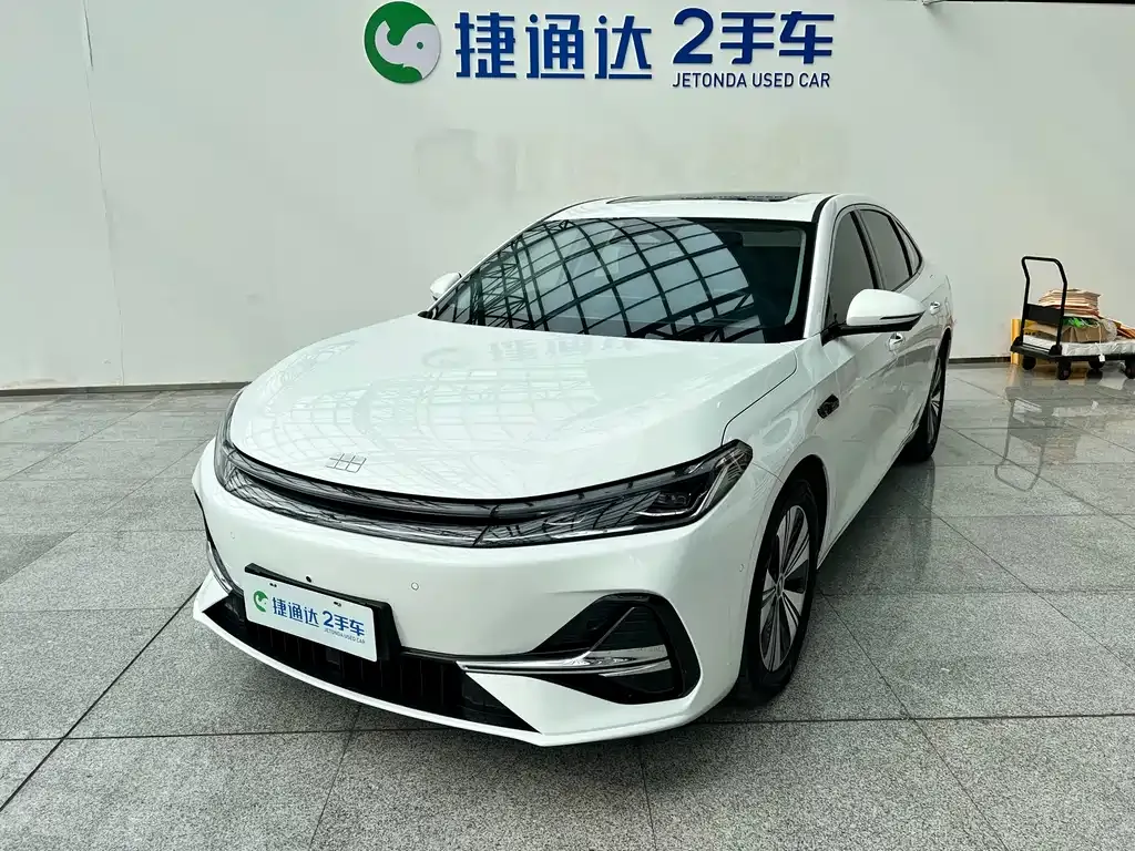 Geely Galaxy A7 — фото 1