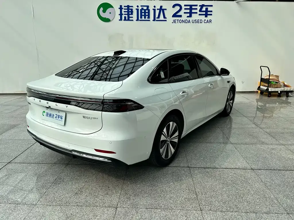 Geely Galaxy A7 — фото 6