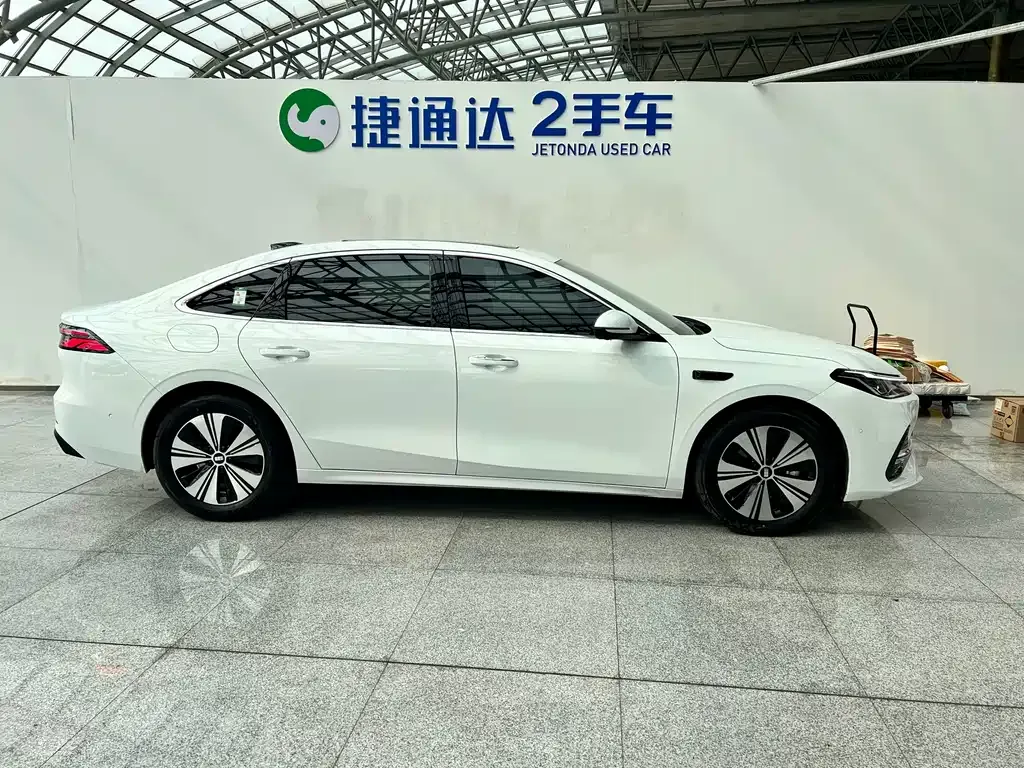 Geely Galaxy A7 — фото 4