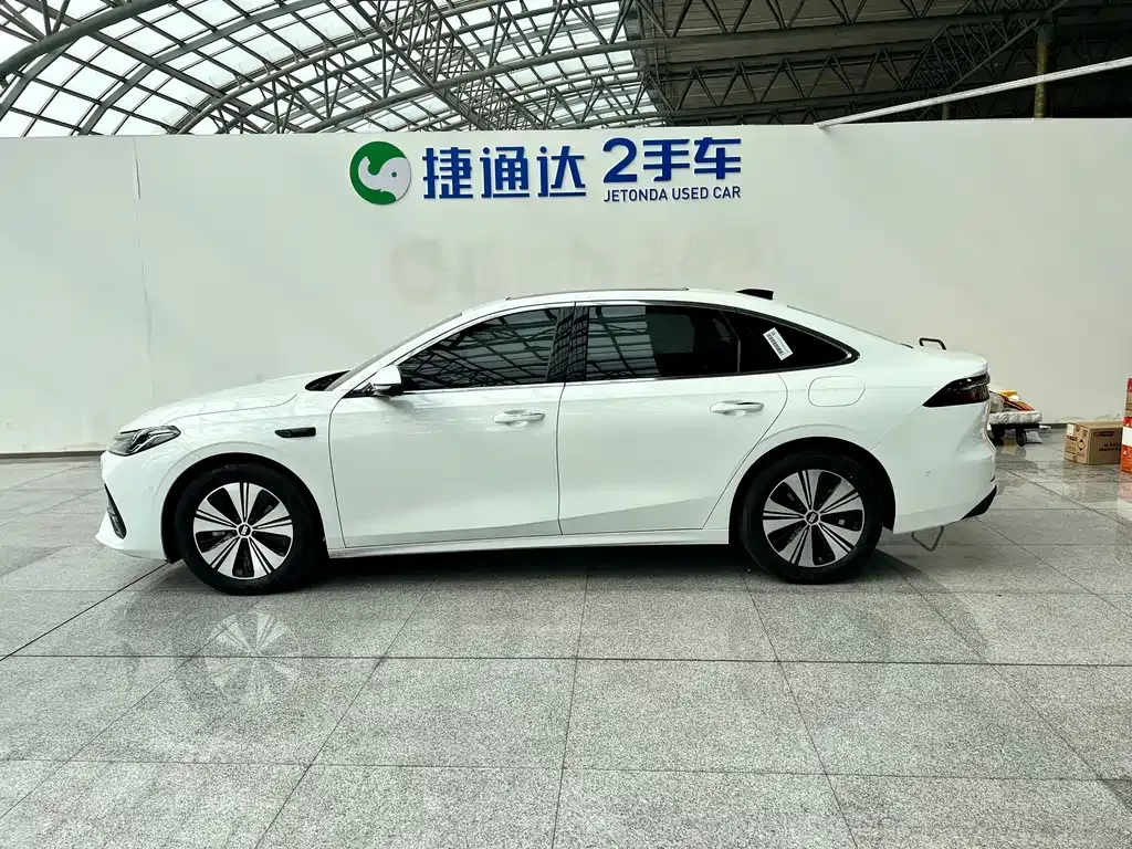Geely Galaxy A7 — фото 3