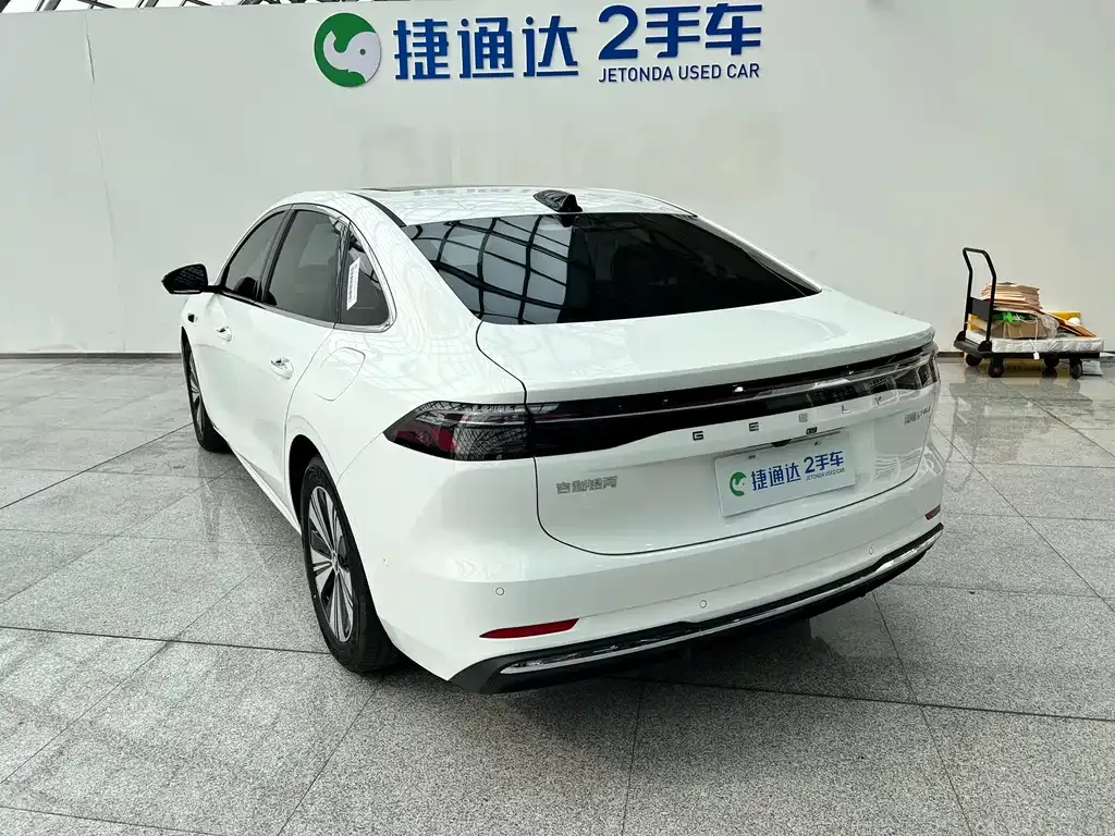 Geely Galaxy A7 — фото 10