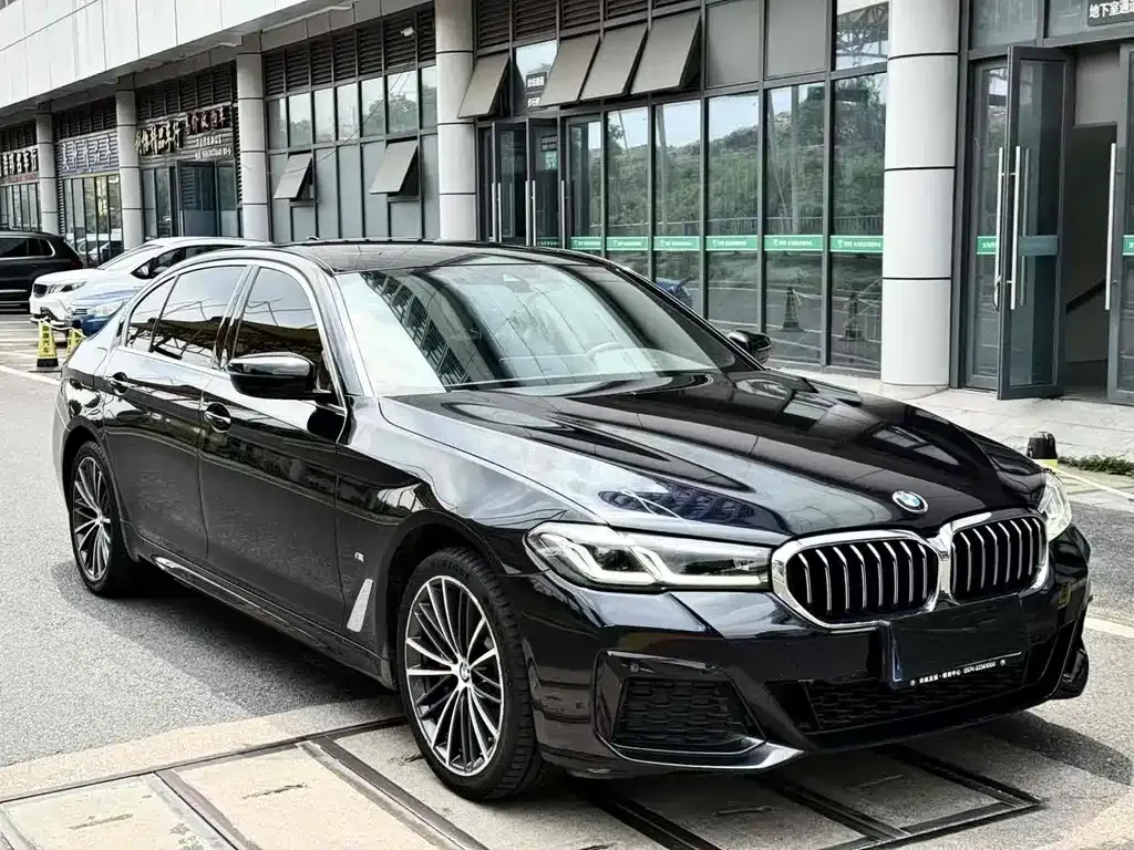 BMW 5 Series — фото 7