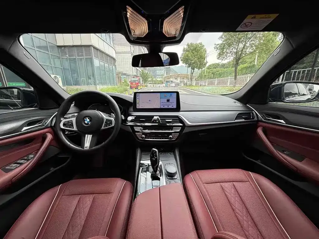 BMW 5 Series — фото 10