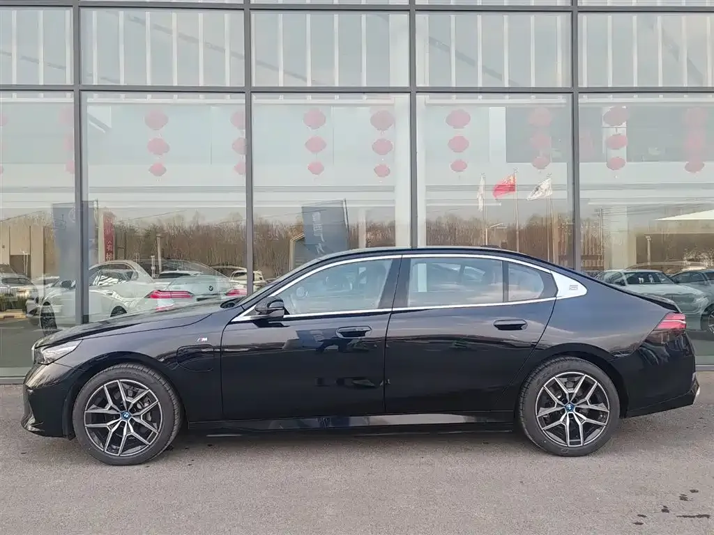 BMW i5 — фото 7