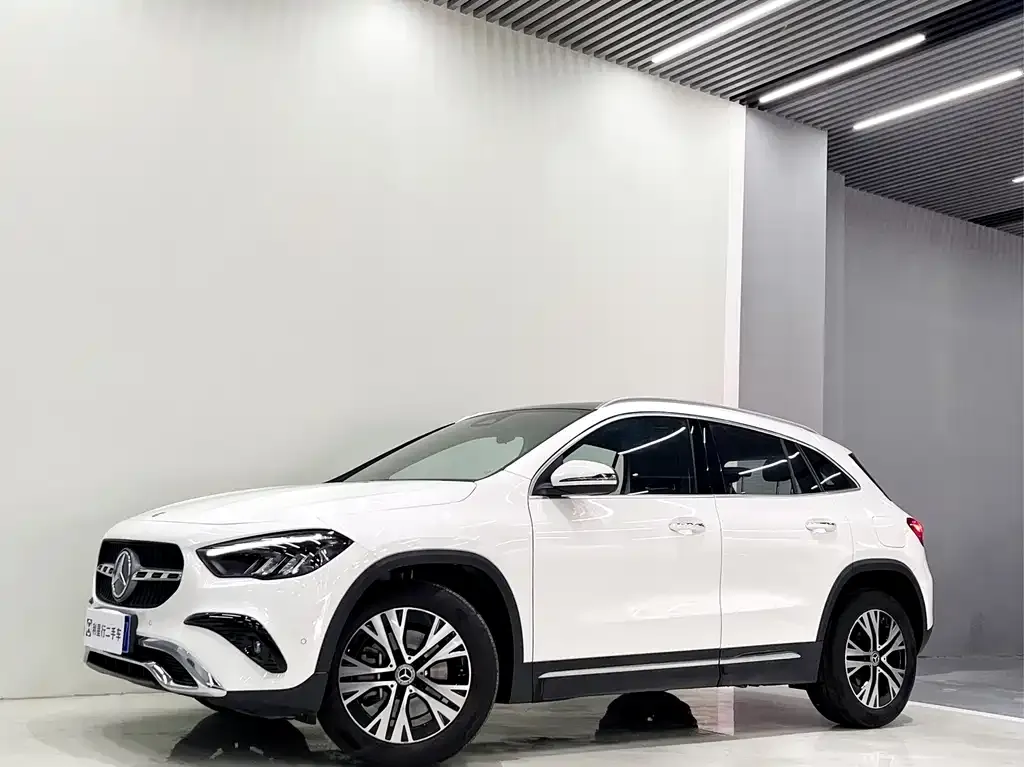 Mercedes-Benz GLA — фото 1
