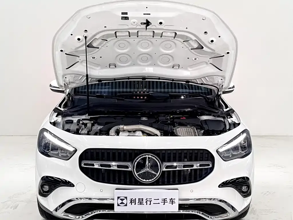 Mercedes-Benz GLA — фото 6
