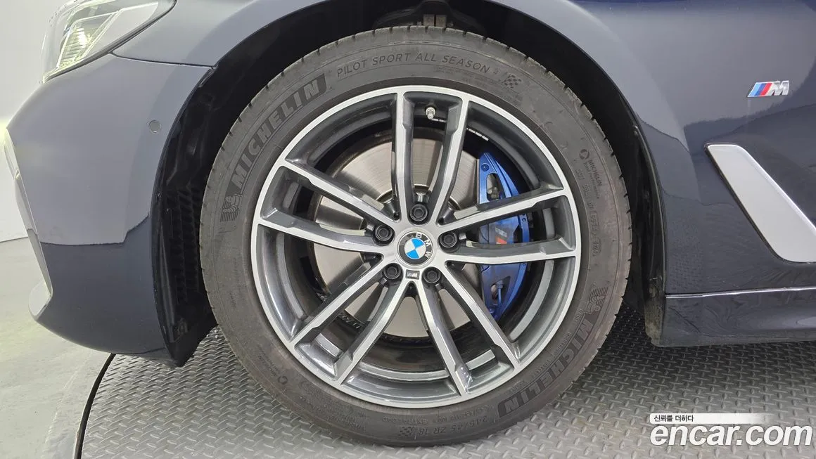 BMW 5-Series — фото 10