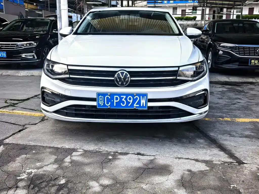 Volkswagen Bora — фото 1